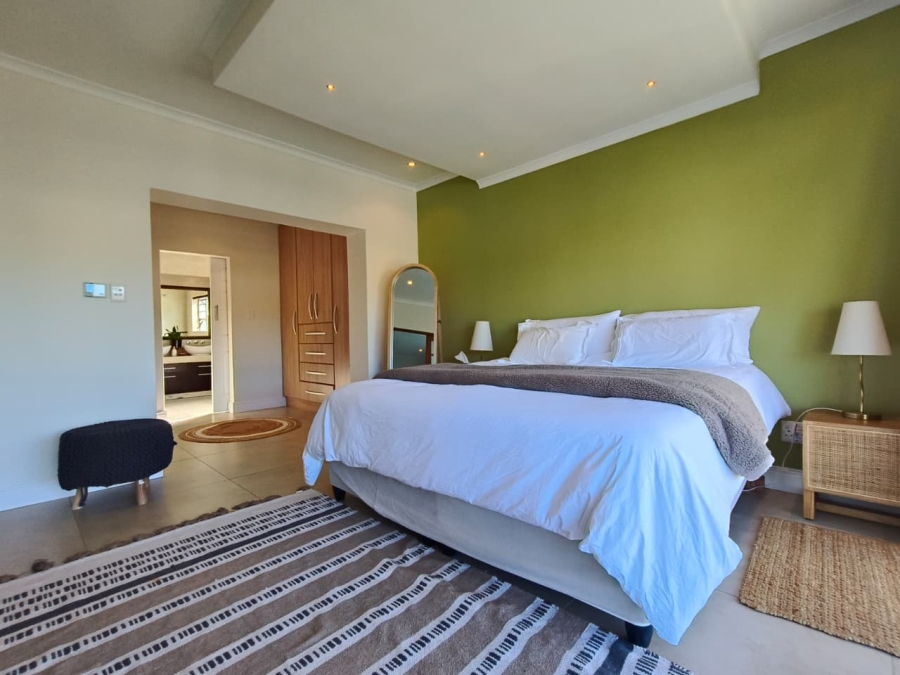 5 Bedroom Property for Sale in Marina Martinique Eastern Cape